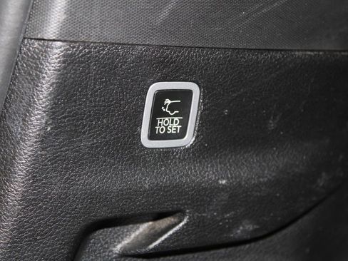 Used 2023 Jeep Wagoneer L Series II image 19