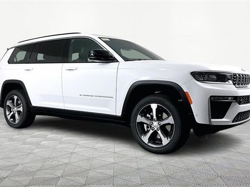 New 2026 Jeep Grand Cherokee L Limited w/ Luxury Tech Group II image 3