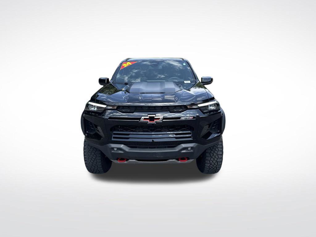 Used 2024 Chevrolet Colorado ZR2 AWD/4WD image 2