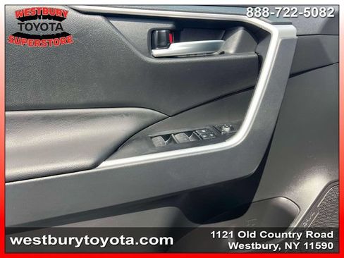 Used 2025 Toyota RAV4 XLE AWD/4WD image 21