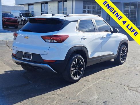 Used 2022 Chevrolet TrailBlazer LT w/ Convenience Package image 3