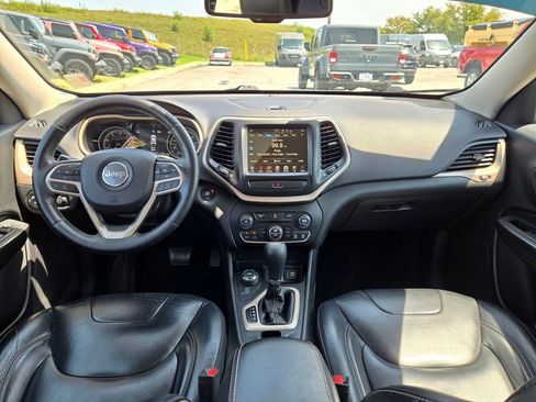 Used 2017 Jeep Cherokee Limited AWD/4WD image 16