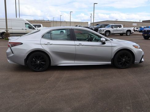 Used 2024 Toyota Camry SE image 7