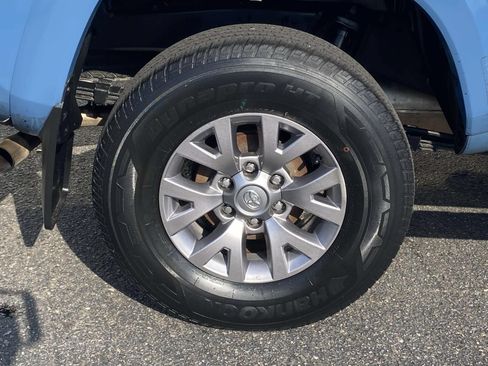 Used 2019 Toyota Tacoma SR5 RWD image 8