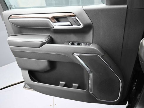 Used 2025 GMC Sierra 1500 Elevation w/ X31 Off-Road Package AWD/4WD image 11