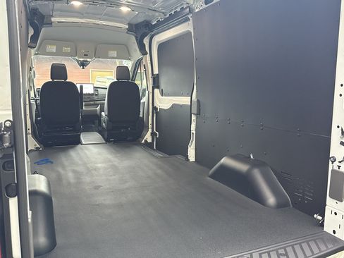 New 2027 Ford Transit 250 148 Medium Roof w/ Load Area Protection Package RWD image 31