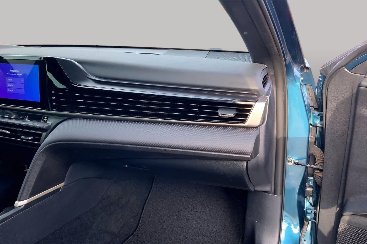 Used 2026 Toyota Camry SE w/ Convenience Package FWD image 19
