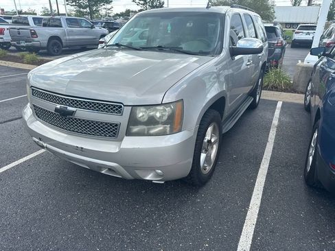 Used 2008 Chevrolet Tahoe LTZ w/ LTZ Preferred Equipment Group AWD/4WD image 3