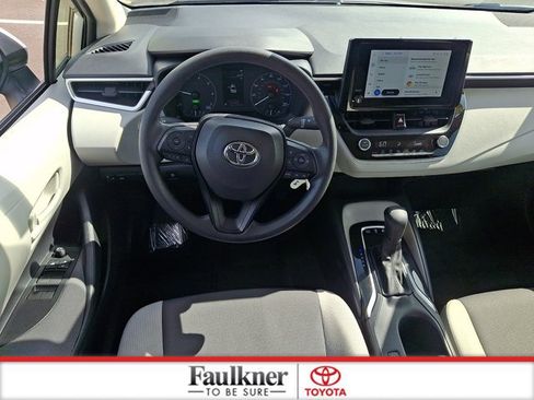 Certified 2024 Toyota Corolla LE AWD/4WD image 11