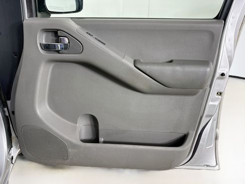 Used 2014 Nissan Frontier SV RWD image 29