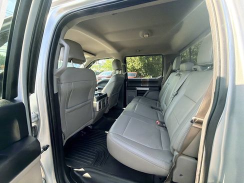 Used 2015 Ford F150 Lariat w/ Equipment Group 502A Luxury AWD/4WD image 41