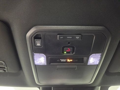 Used 2025 Toyota Tundra Limited AWD/4WD image 13