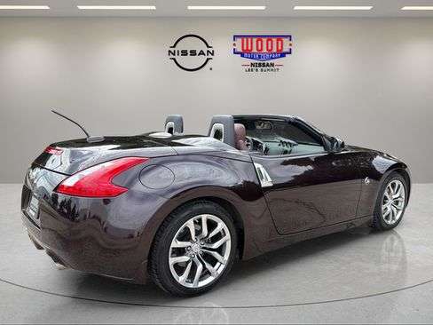 Used 2010 Nissan 370Z Touring RWD image 10
