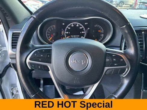 Used 2020 Jeep Grand Cherokee Laredo w/ 18" Wheel & 8.4" Radio Group image 16