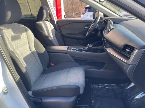 Certified 2023 Nissan Rogue SV image 16