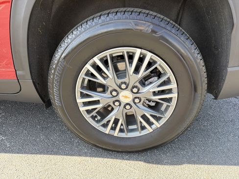 Used 2026 Chevrolet Traverse LT w/ Driver Confidence Package image 21