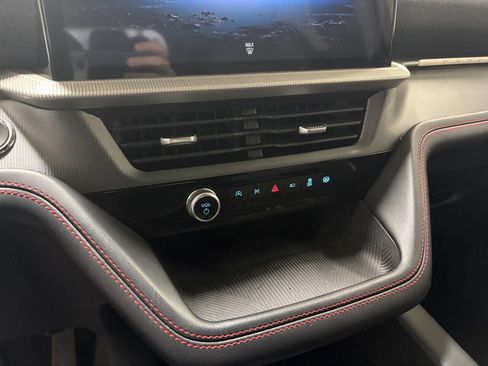 Used 2025 Ford Explorer ST-Line w/ ST-Line Street Pack image 10