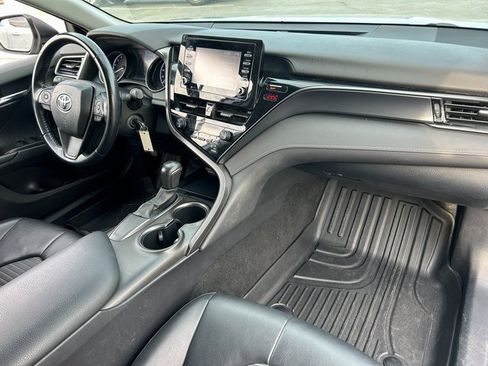 Used 2021 Toyota Camry SE image 31