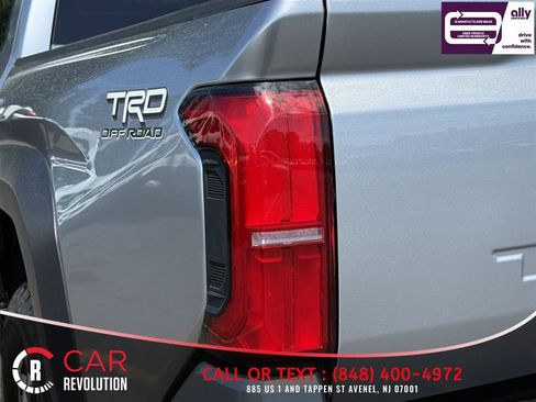 Used 2024 Toyota Tacoma TRD Off-Road AWD/4WD image 41