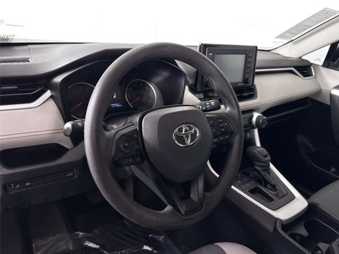 Used 2020 Toyota RAV4 XLE w/ Convenience Package image 4