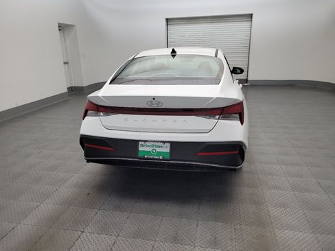 Used 2024 Hyundai Elantra SEL FWD image 7