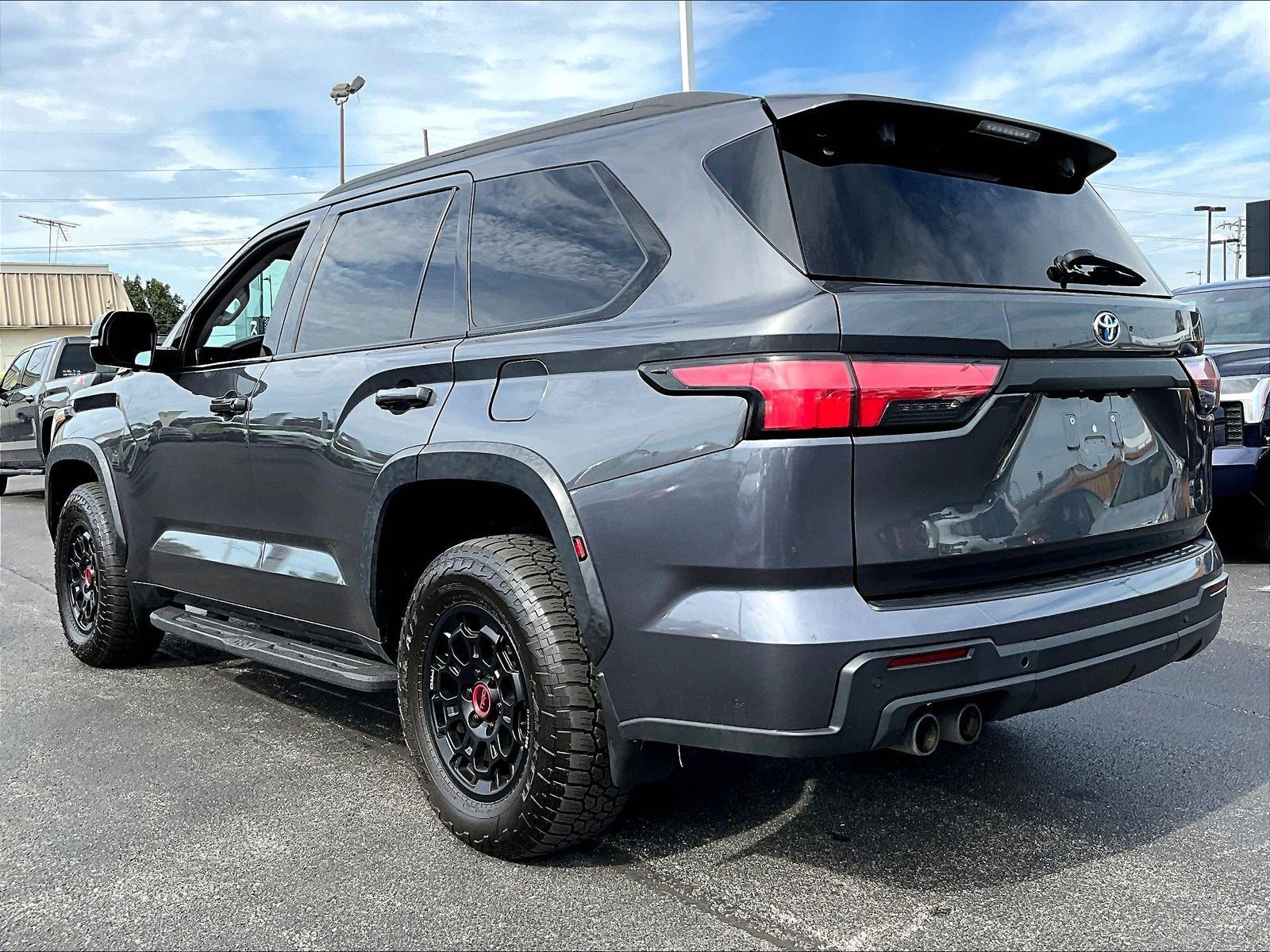 Used 2023 Toyota Sequoia TRD Pro AWD/4WD image 4