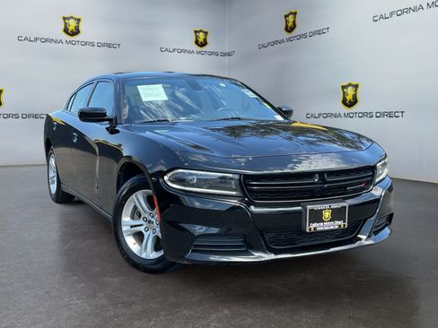 Used 2023 Dodge Charger SXT RWD image 3