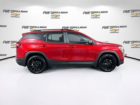 Used 2023 GMC Terrain SLE w/ Driver Convenience Package FWD image 8