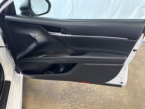 Used 2024 Toyota Camry SE image 24