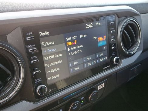 Used 2022 Toyota Tacoma TRD Sport image 15