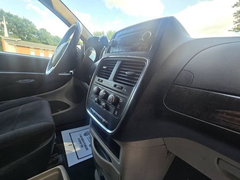 Used 2013 Dodge Grand Caravan SE FWD image 26