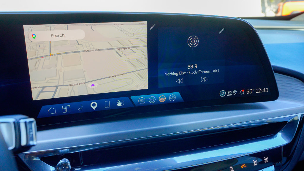 Certified 2024 Cadillac Lyriq Sport AWD/4WD image 14