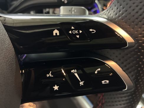 Used 2025 Mercedes-Benz GLA 250 4MATIC image 11