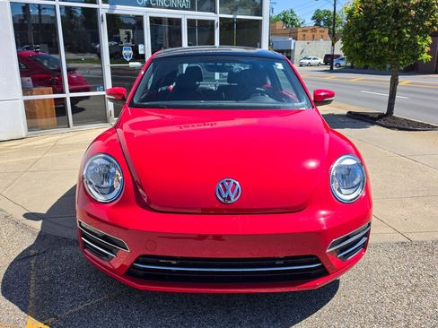 Used 2018 Volkswagen Beetle 2.0T SE FWD image 8