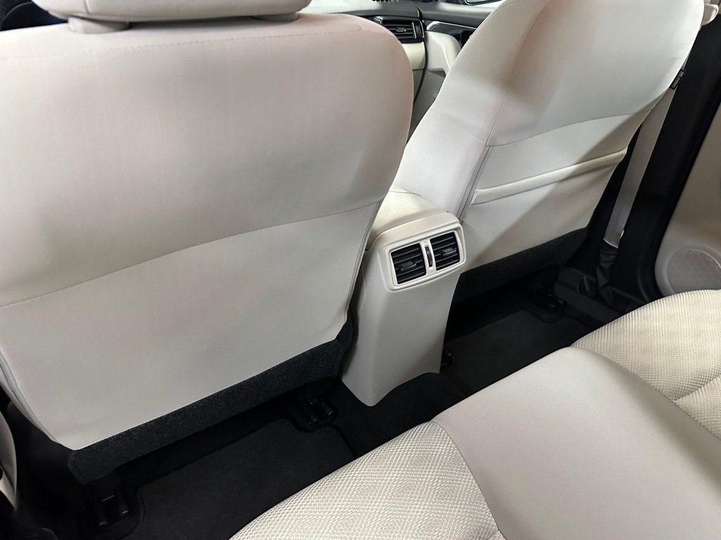 Used 2021 Nissan Rogue Sport SV FWD image 19