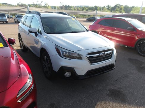Used 2019 Subaru Outback 2.5i Limited w/ Popular Package #2 AWD/4WD image 2
