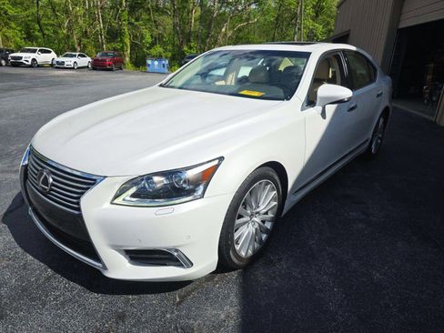 Used 2014 Lexus LS 460 w/ Comfort Package RWD image 2