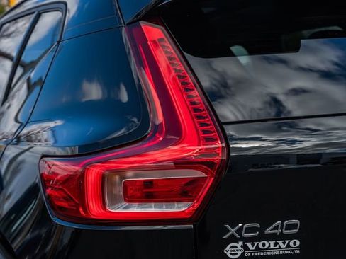 Certified 2024 Volvo XC40 B5 Plus w/ Protection Package Premier image 8