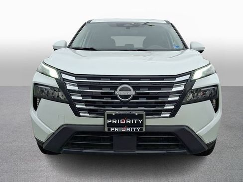 Used 2024 Nissan Rogue SV FWD image 2