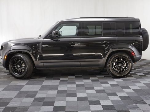 Used 2025 Land Rover Defender 110 S image 4