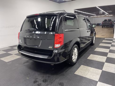 Used 2019 Dodge Grand Caravan SXT image 5
