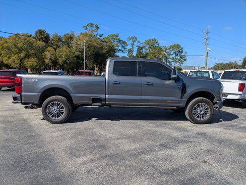Used 2025 Ford F250 Platinum AWD/4WD image 3