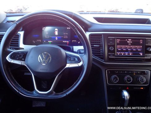 Used 2023 Volkswagen Atlas SE image 11
