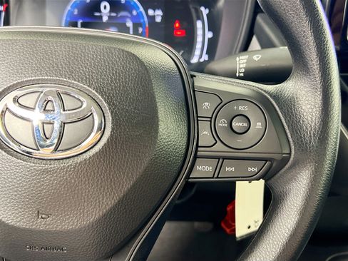 Used 2026 Toyota Corolla LE FWD image 17