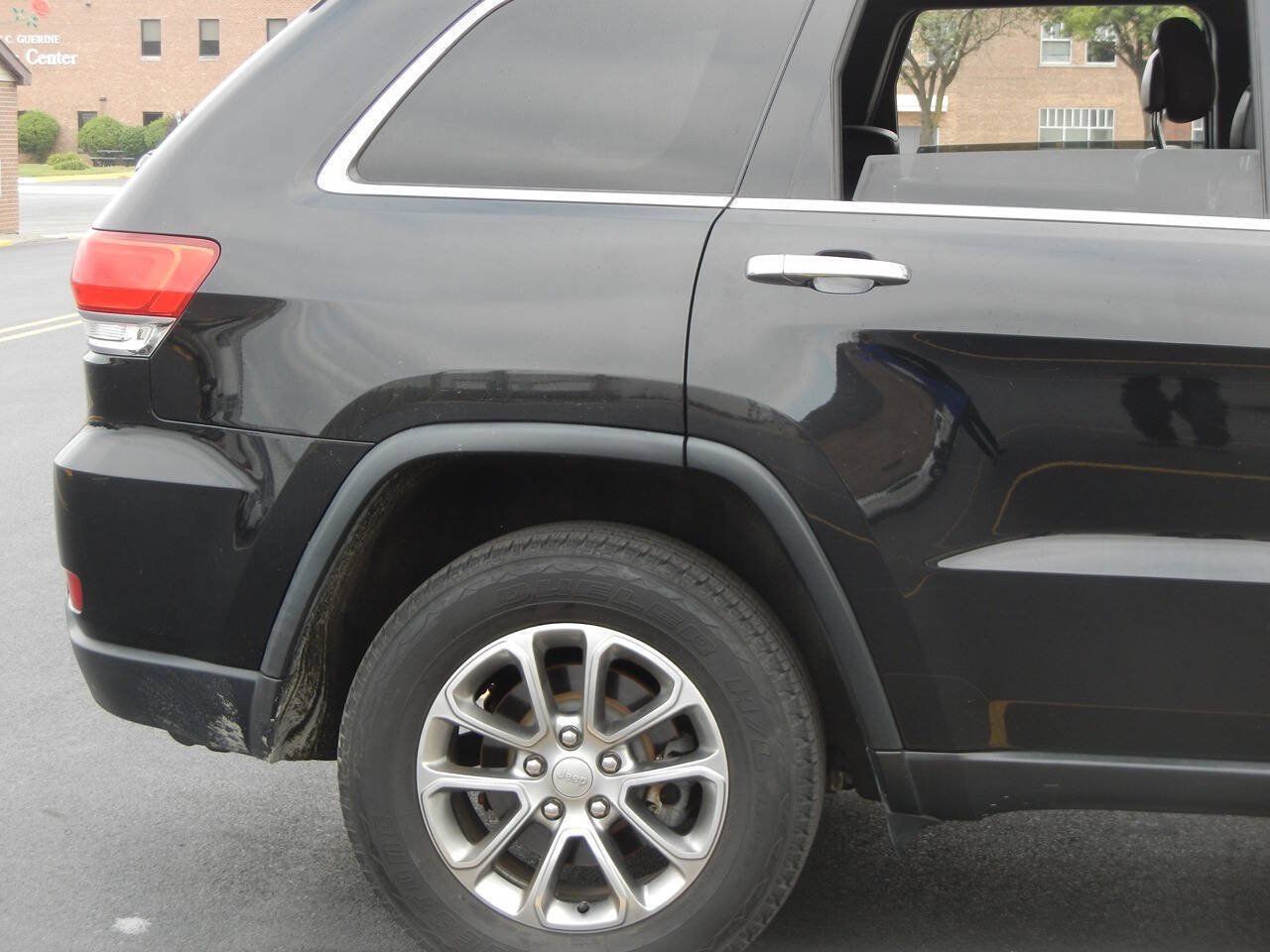 Used 2015 Jeep Grand Cherokee Limited w/ Luxury Group II AWD/4WD image 23