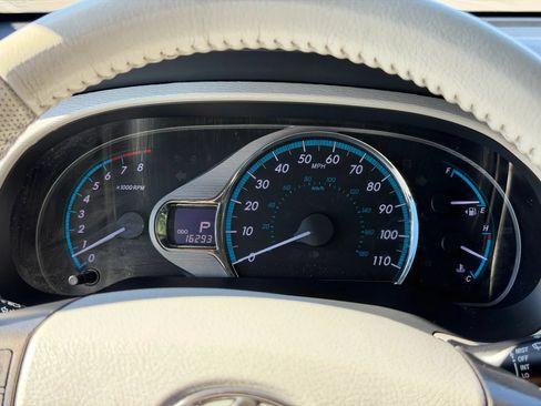 Used 2013 Toyota Sienna XLE w/ Premium Pkg FWD image 12
