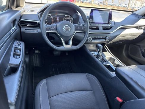 Used 2022 Nissan Altima 2.5 SV image 17