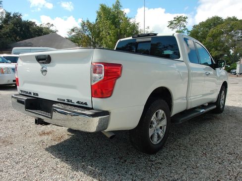 Used 2018 Nissan Titan SV AWD/4WD image 5