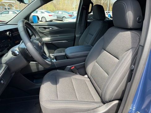 New 2026 Chevrolet Traverse LT w/ Driver Confidence Package FWD image 9