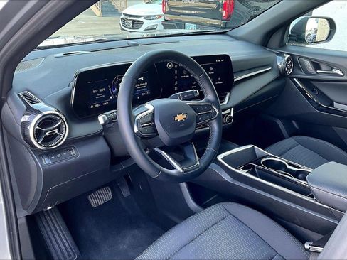 Used 2025 Chevrolet Equinox LT image 14